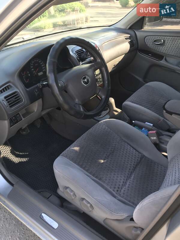 Седан Mazda 626 2000 в Ладижині