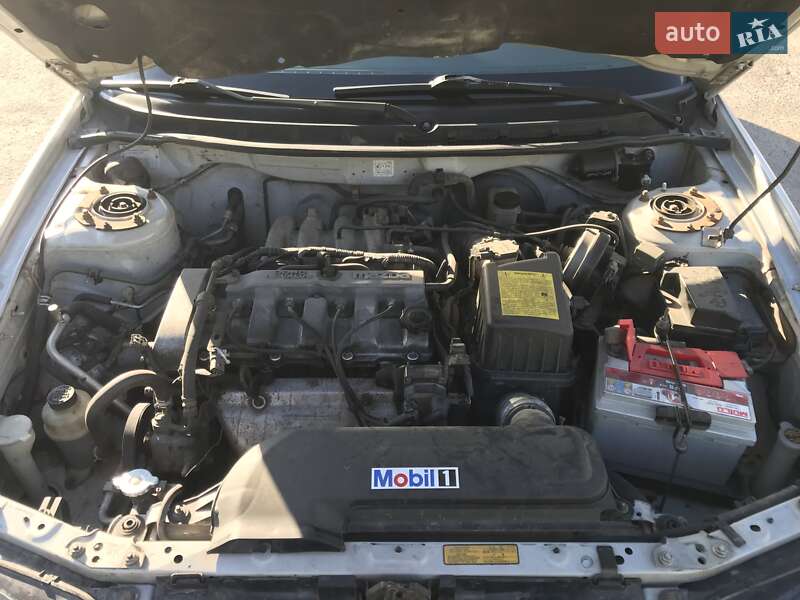 Седан Mazda 626 2000 в Ладижині