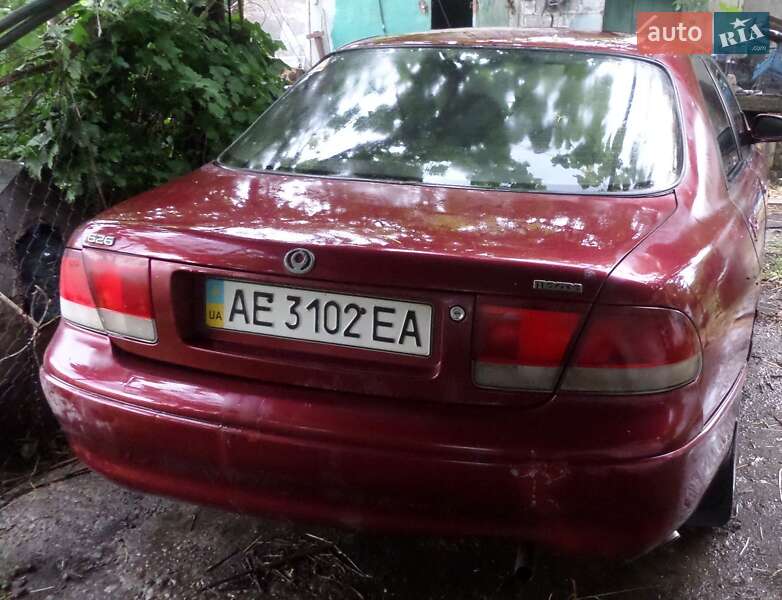 Седан Mazda 626 1993 в Апостолово