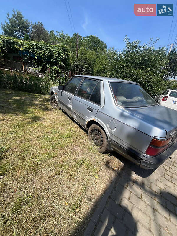 Седан Mazda 626 1987 в Львові