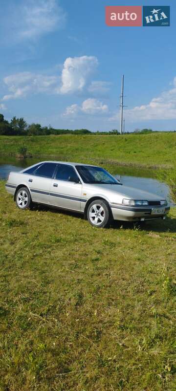 Хэтчбек Mazda 626 1990 в 