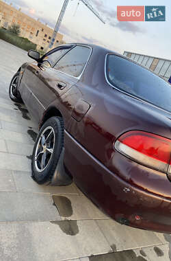 Седан Mazda 626 1993 в 