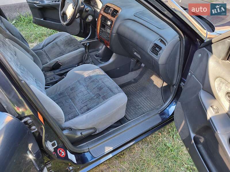 Седан Mazda 626 1999 в Полтаві