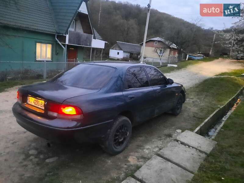 Седан Mazda 626 1992 в Долині
