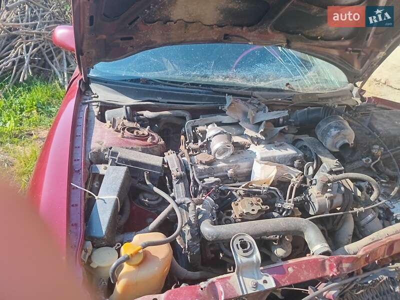 Седан Mazda 626 1995 в Черновцах
