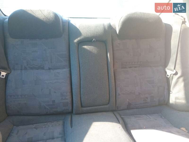 Седан Mazda 626 1995 в Черновцах