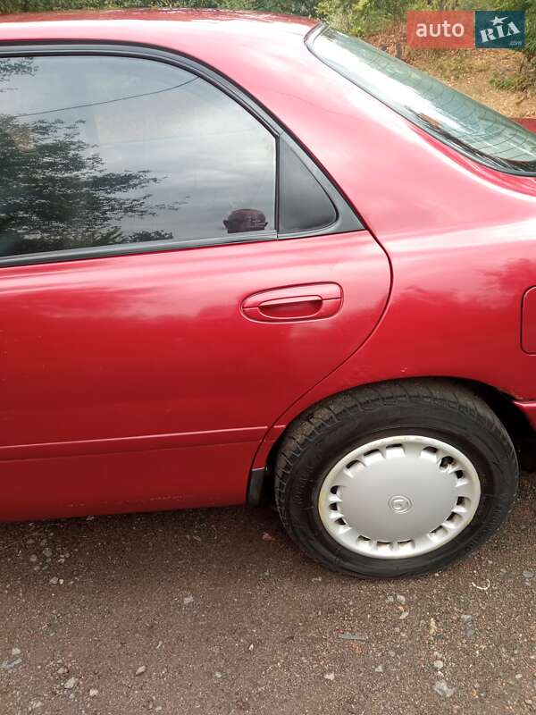 Седан Mazda 626 1994 в Черкассах