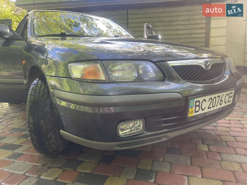 Седан Mazda 626 2000 в 