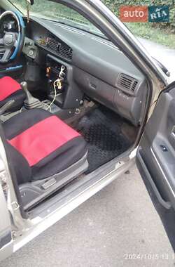Хэтчбек Mazda 626 1989 в 