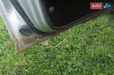 Седан Mazda 626 1985 в Ровно