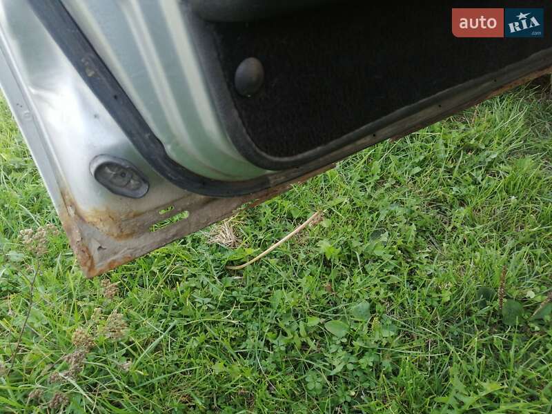 Седан Mazda 626 1985 в Рівному