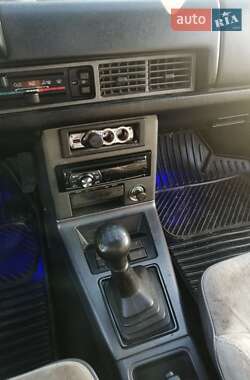 Седан Mazda 626 1985 в Ровно