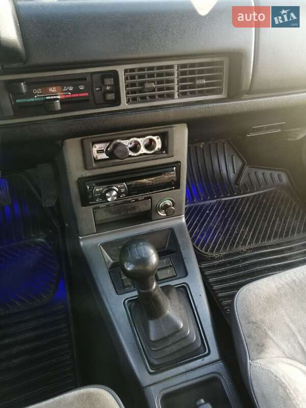 Седан Mazda 626 1985 в Рівному