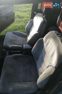 Седан Mazda 626 1985 в Ровно
