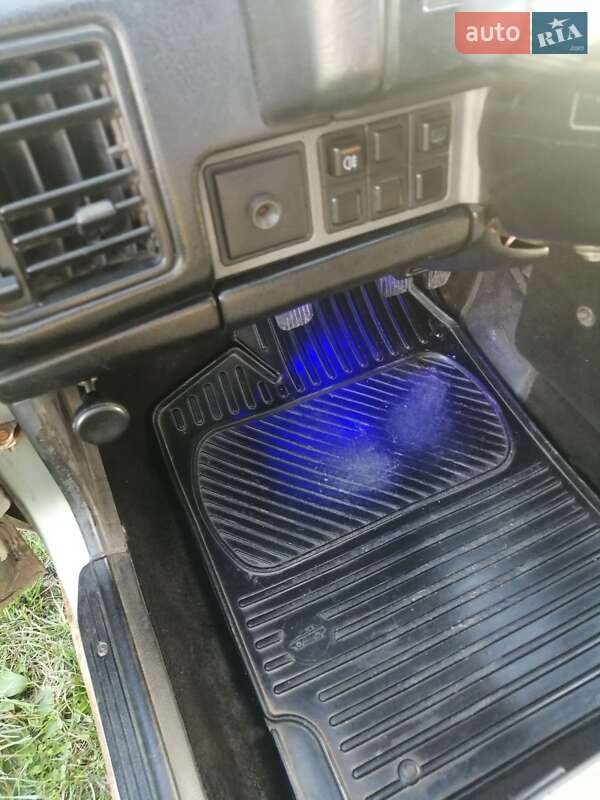 Седан Mazda 626 1985 в Рівному