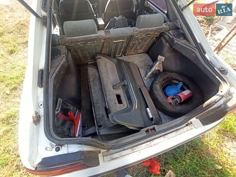 Хэтчбек Mazda 626 1989 в Николаеве фото 7 Хэтчбек Mazda 626 1989 в Николаеве