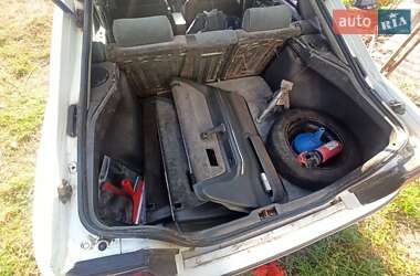 Хэтчбек Mazda 626 1989 в 