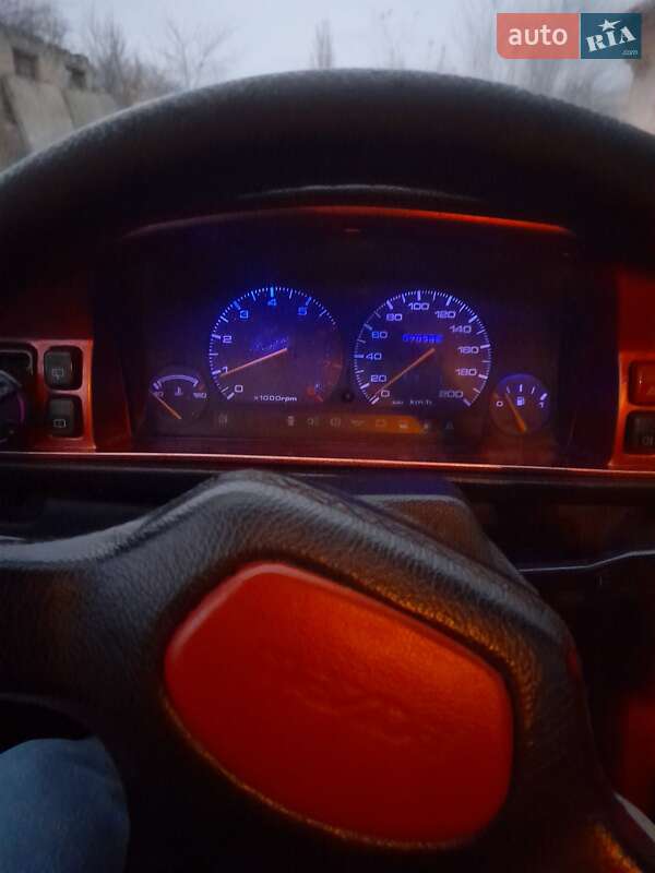 Хэтчбек Mazda 626 1988 в Николаеве фото 2 Хэтчбек Mazda 626 1988 в Николаеве