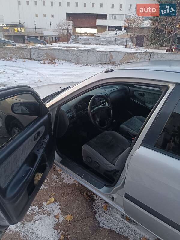 Седан Mazda 626 1998 в Днепре