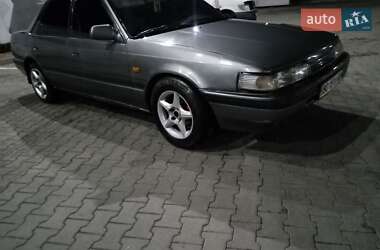 Седан Mazda 626 1990 в Чернівцях