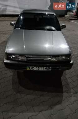 Седан Mazda 626 1990 в Черновцах