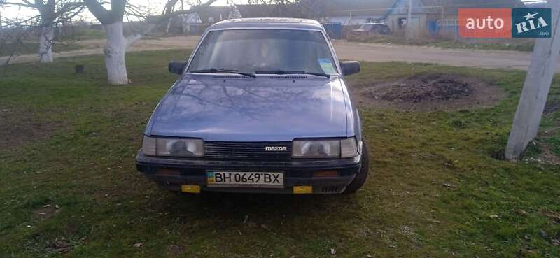 Седан Mazda 626 1986 в Лиманському