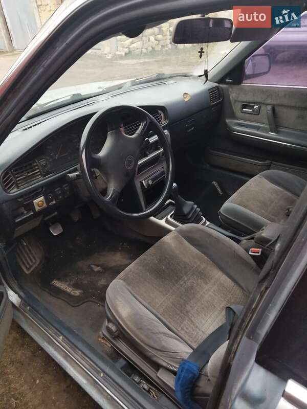 Седан Mazda 626 1987 в Одесі