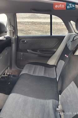 Хэтчбек Mazda 626 2000 в Черновцах