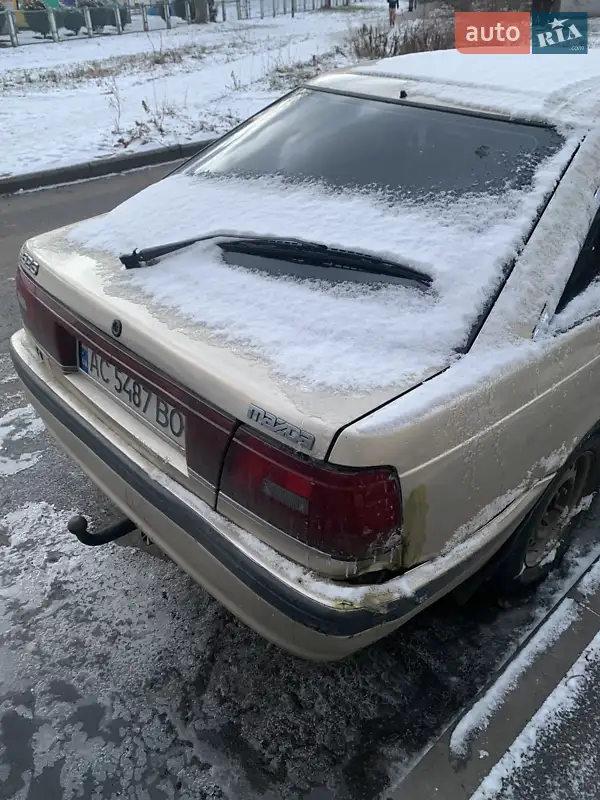 Седан Mazda 626 1992 в 