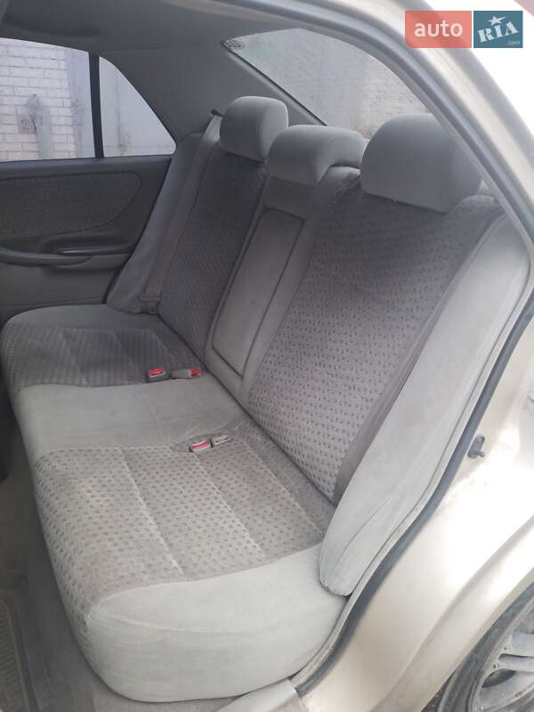 Седан Mazda 626 2002 в Броварах
