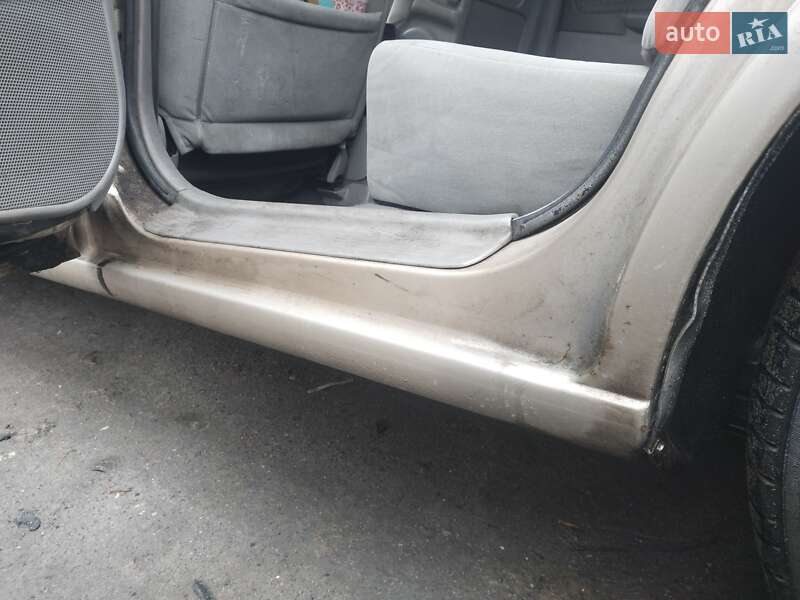 Седан Mazda 626 2002 в Броварах