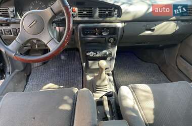 Хэтчбек Mazda 626 1990 в 