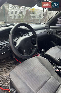 Седан Mazda 626 1992 в 