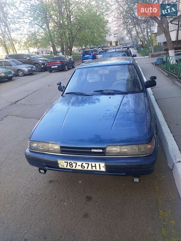 Седан Mazda 626 1990 в 