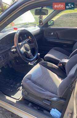 Хэтчбек Mazda 626 1989 в 