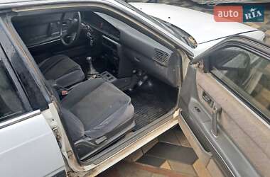 Седан Mazda 626 1988 в 