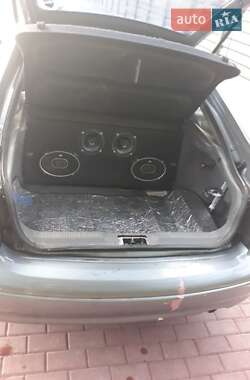 Хэтчбек Mazda 626 1993 в 
