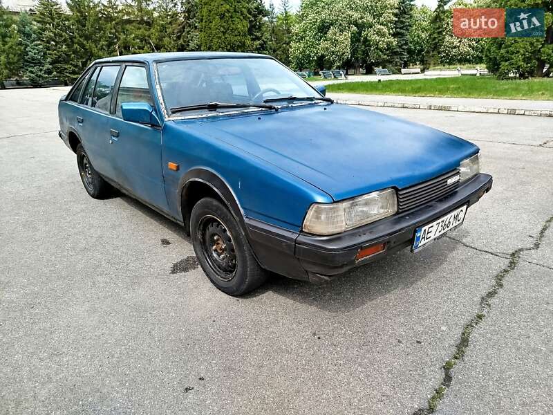 Хэтчбек Mazda 626 1986 в 