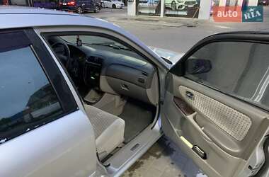 Хэтчбек Mazda 626 2000 в 