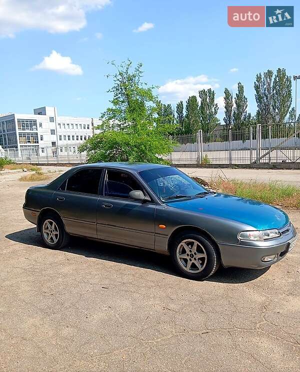 Седан Mazda 626 1995 в 