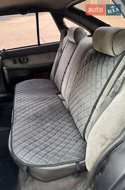 Седан Mazda 626 1988 в 