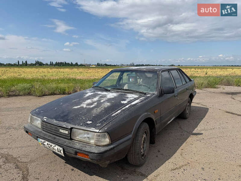 Хэтчбек Mazda 626 1986 в 