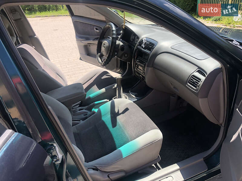 Седан Mazda 626 2002 в Турці