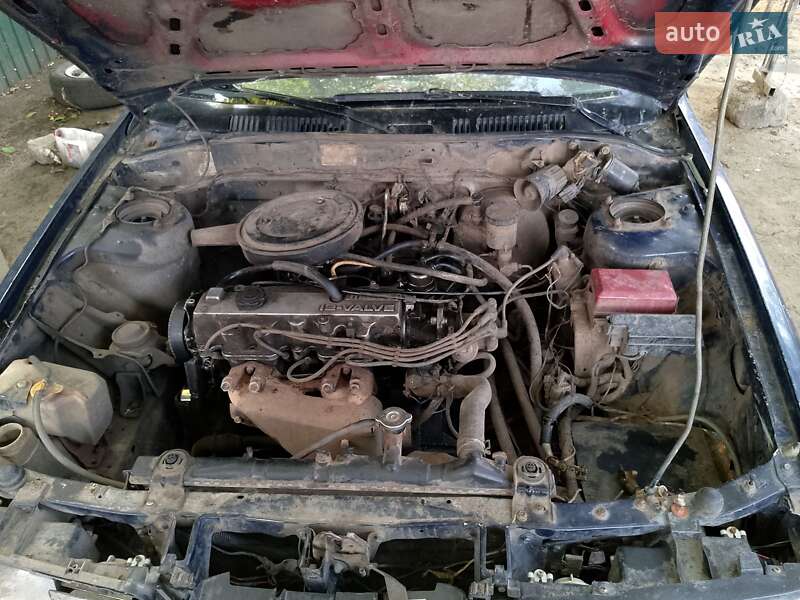 Седан Mazda 626 1990 в Кривому Озері