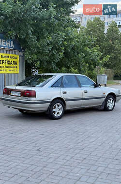 Хэтчбек Mazda 626 1988 в 