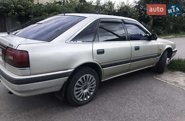 Хэтчбек Mazda 626 1990 в 