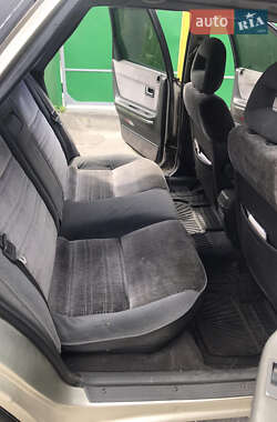 Хэтчбек Mazda 626 1990 в 