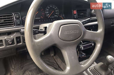 Хэтчбек Mazda 626 1990 в 