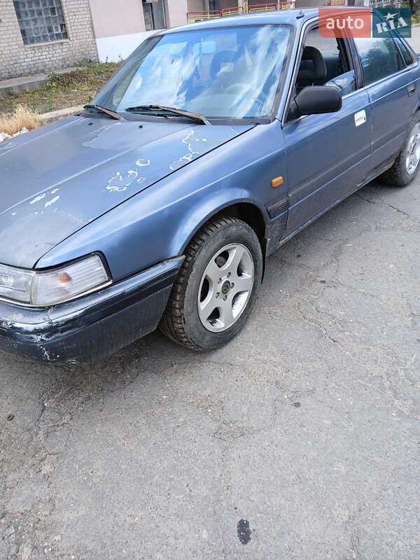 Седан Mazda 626 1988 в Днепре