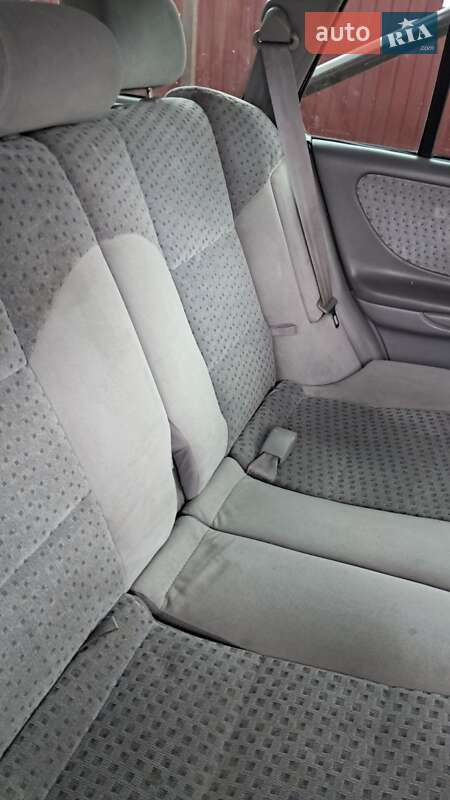 Универсал Mazda 626 2000 в Кагарлыке